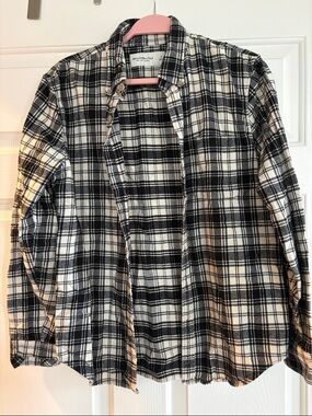 Abercrombie & Fitch Black and White Plaid Button-Up Shirt